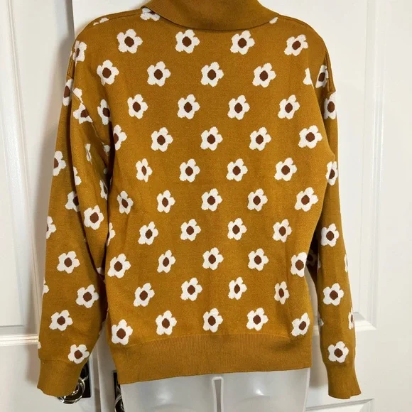 Polagram: Floral Mustard Pull Over Sweater with collar Size M - Picture 4 of 6